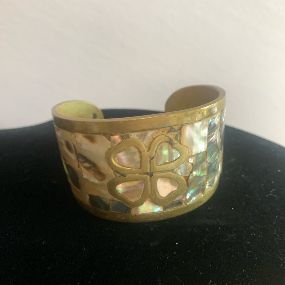 Vintage Abalone & Brass Cuff Bracelet 4 Leaf Clover/Floral Design